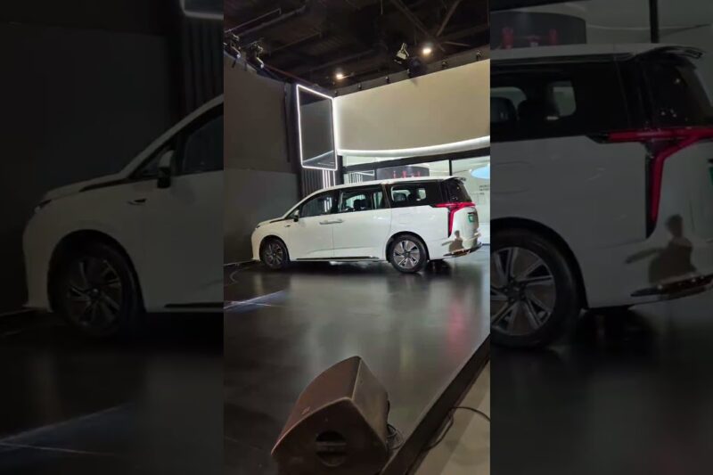 Revolutionary MG M9 Electric MPV Unveiled: 5 Reasons It Will Transform Your Drive at Auto Expo 2025: